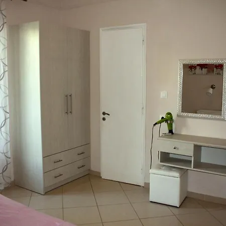 Dolphin * Paleokasztríca