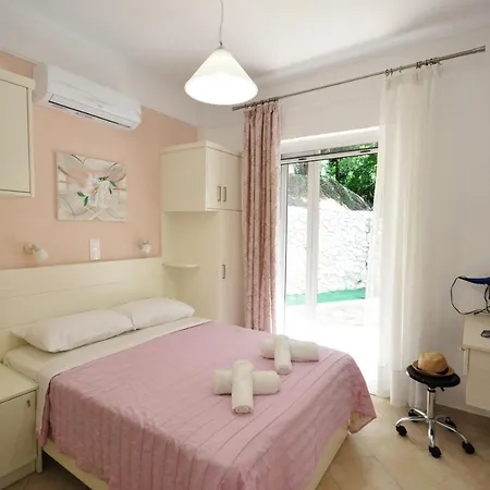 Апартаменты Dolphin Палеокастрица